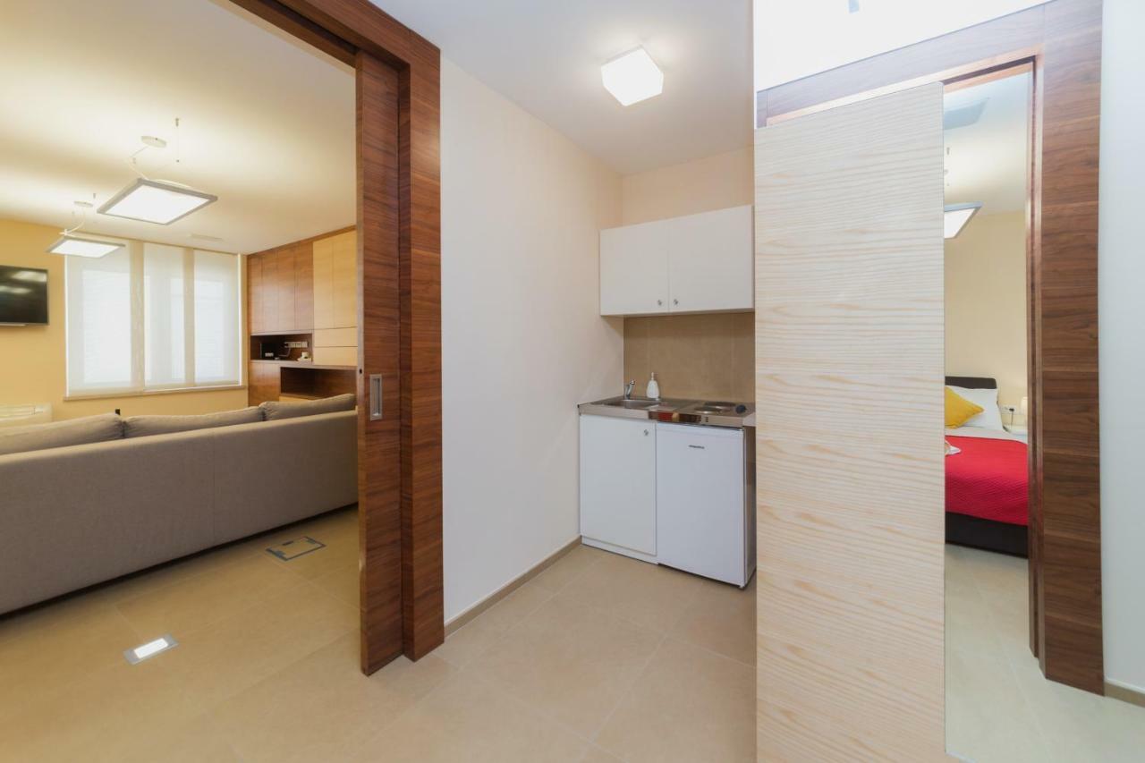 Apartment Main Street ซาดาร์ ภายนอก รูปภาพ